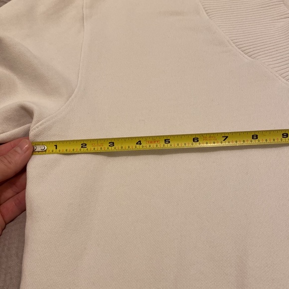 AGOLDE Klara V- neck Sweatshirt. Size M 100% cotton . - Picture 11 of 14